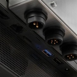 Terminal táctil Xtrem multi plataforma Z8 con aprobación legal detalles conectores